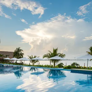 real-inn-cancun.quintano-roohotels.com/