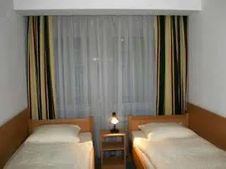 Hotel Paris Дюссельдорф