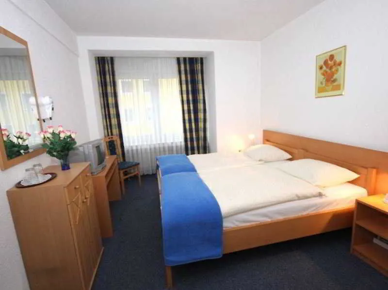 ***  Hotel Paris Düsseldorf Alemanha